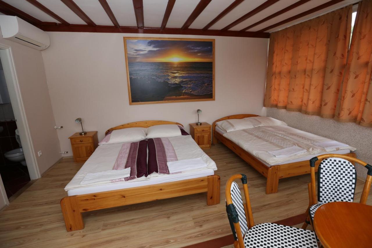Bed and Breakfast Rozsakert Vendeghaz Szigliget Exterior foto